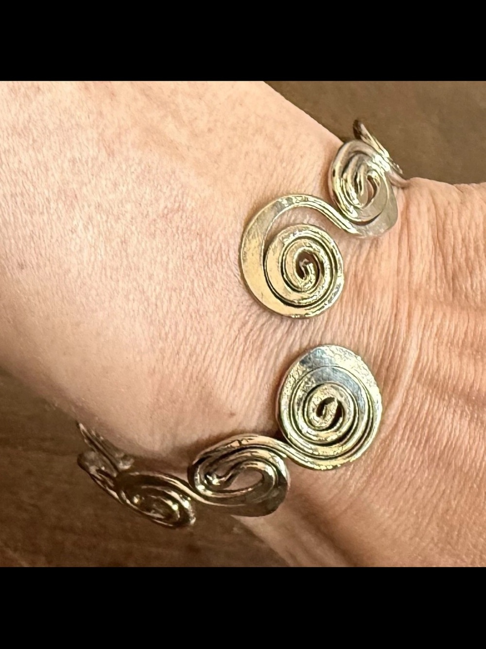 Vintage Silver Tone Spiral Metal Cuff Bracelet Fashion Statement Jewelry